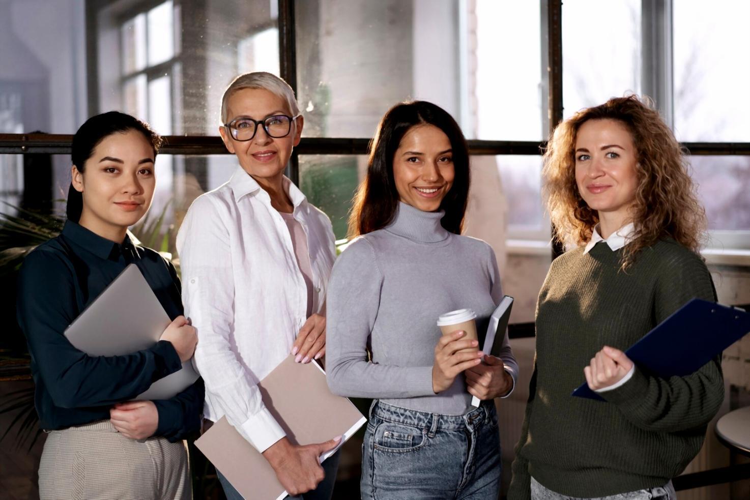 Lernmaterialien und Workshop-Szene aus dem Finanzprogramm